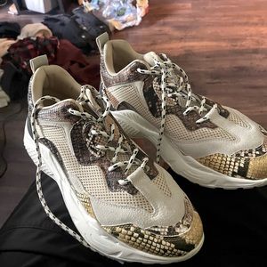 Steve Madden mens 9.5 shoes